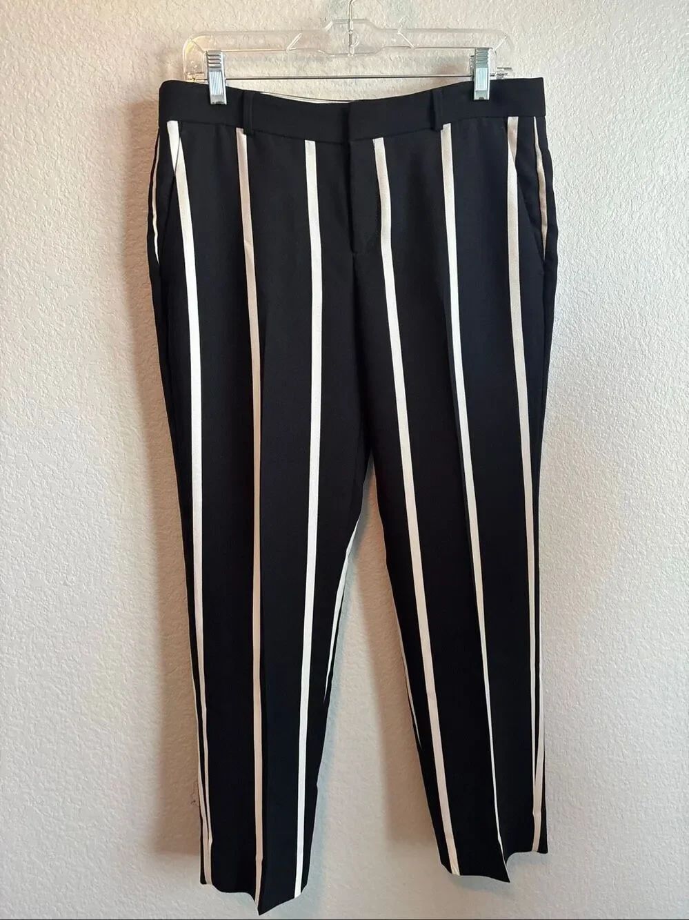 Ladies Banana Republic Black slacks w/wht strips
